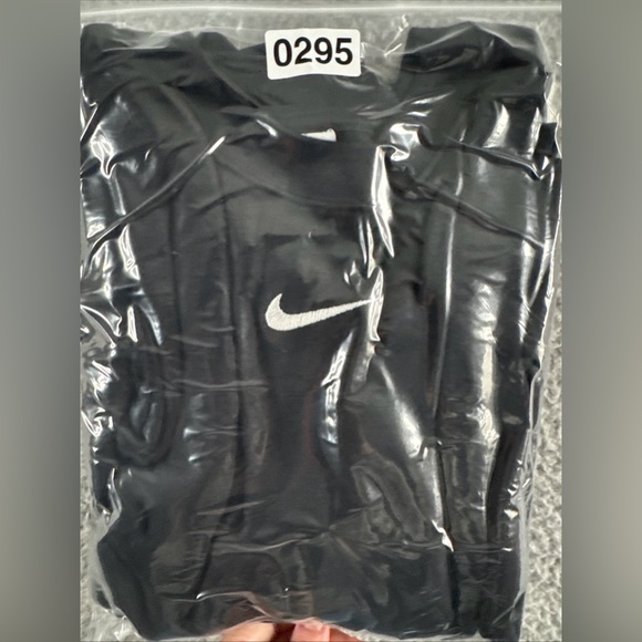 Nike Oversized Crewneck Sweatshirt Mod Crop Black Women’s Sz XL NWT - Picture 16 of 16